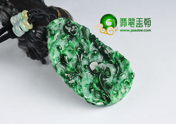 细糯种癣加绿缅甸翡翠A货如意挂件