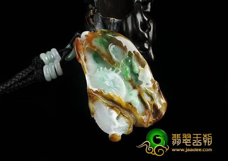 糯冰种三彩缅甸翡翠A货鱼龙变挂件