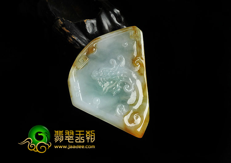 冰种黄翡缅甸翡翠A货龙牌挂件