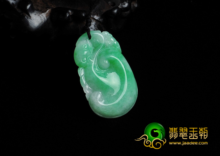 糯冰种翠色缅甸翡翠A货如意挂件