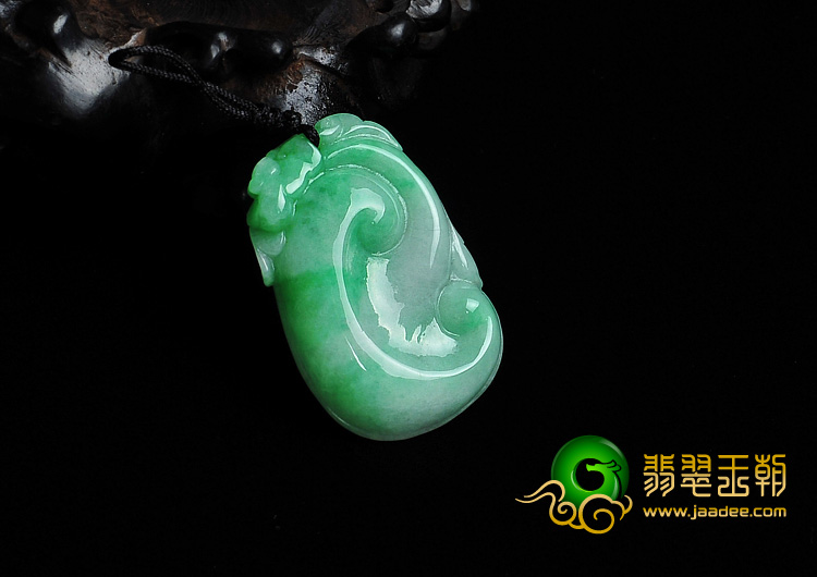 糯冰种翠色缅甸翡翠A货如意挂件