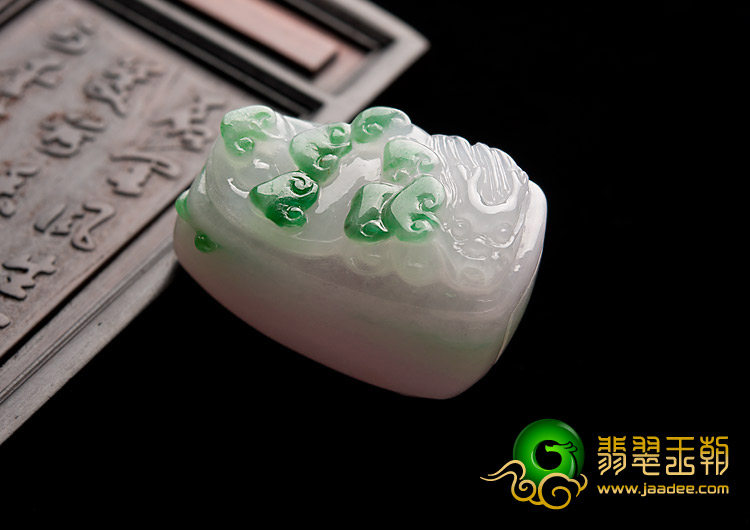 糯冰种春带彩缅甸翡翠A货如意挂件