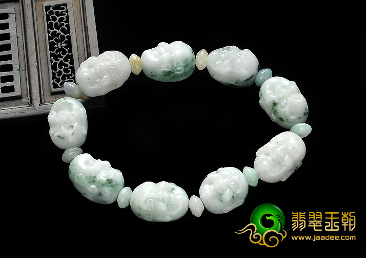糯冰种飘花缅甸翡翠A货罗汉头手链