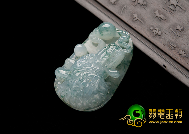 糯冰种飘花缅甸翡翠A货狼头挂件
