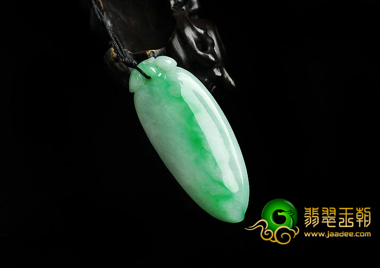 糯冰种飘翠缅甸翡翠A货福瓜挂件
