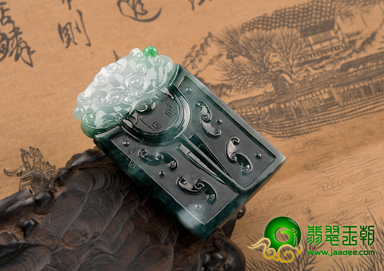 糯冰种墨绿缅甸翡翠A货饕餮挂件