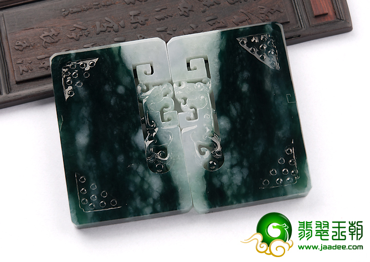 糯冰种墨绿缅甸翡翠A货仿古龙凤牌挂件（一对）