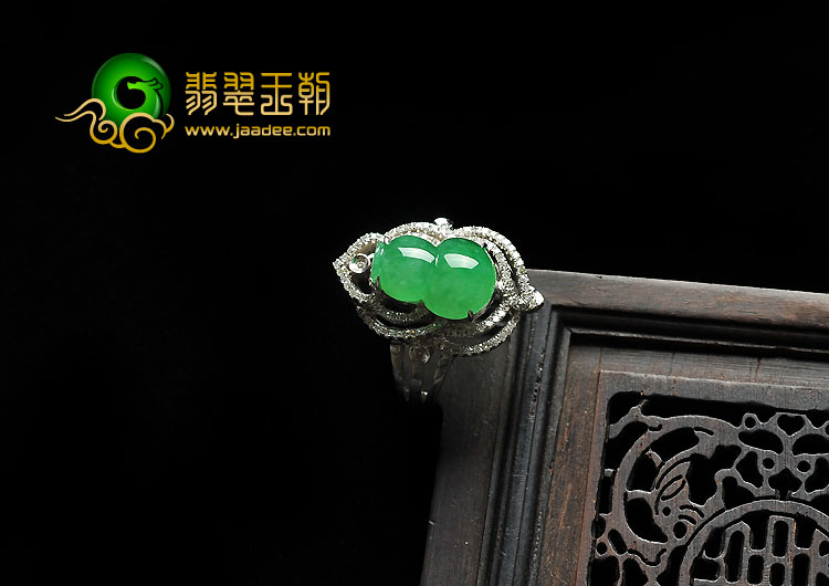 冰种苹果绿缅甸翡翠A货镶白金葫芦戒指（真钻）