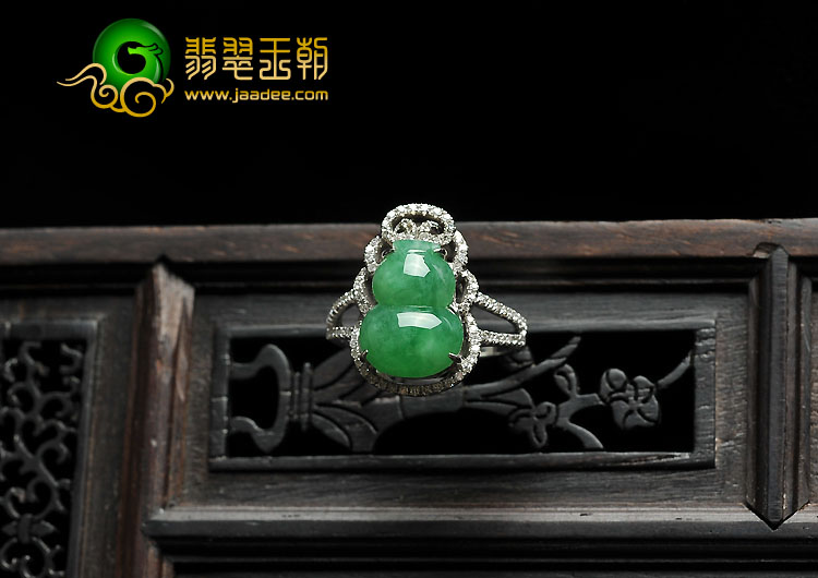 冰种苹果绿缅甸翡翠A货镶白金葫芦戒指（真钻）