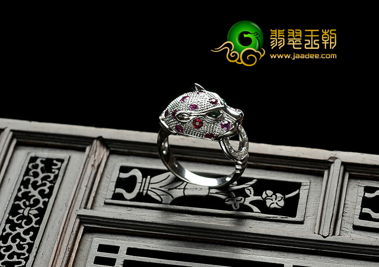 冰玻种阳绿缅甸翡翠A货镶白金红宝石翡翠豹子头戒指（真钻）