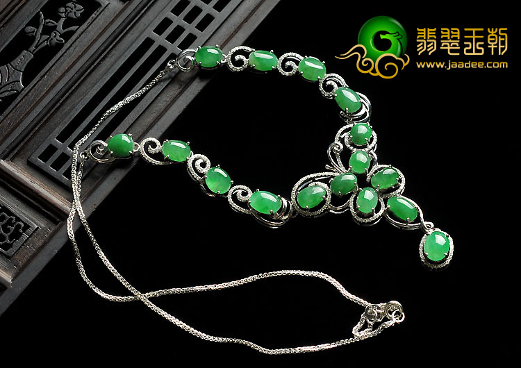 冰种阳绿缅甸翡翠A货镶白金项链（真钻）