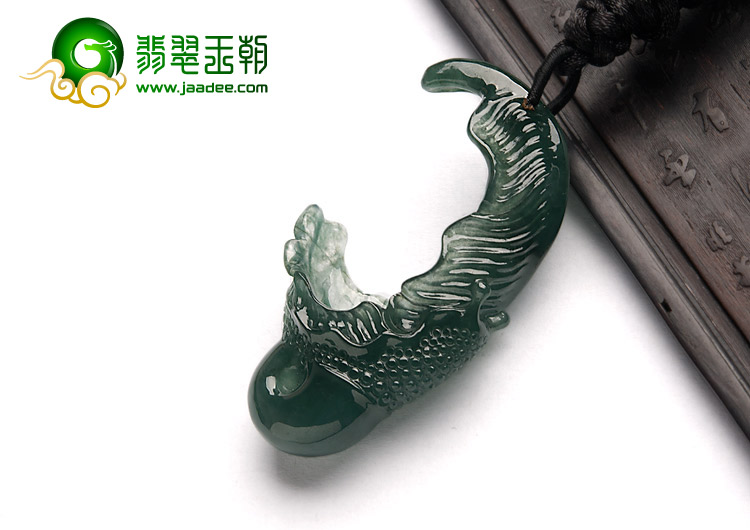 冰种蓝水缅甸翡翠A货蜗居挂件