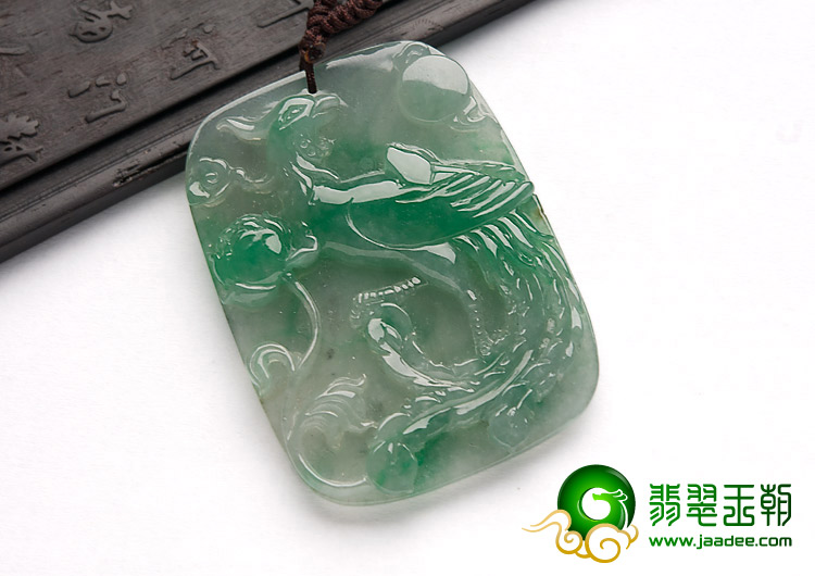 冰种翠色缅甸翡翠A货凤戏牡丹挂件