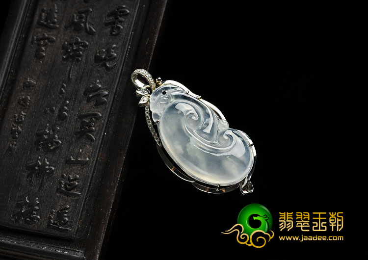 冰种缅甸翡翠A货镶银如意胸坠（水钻）