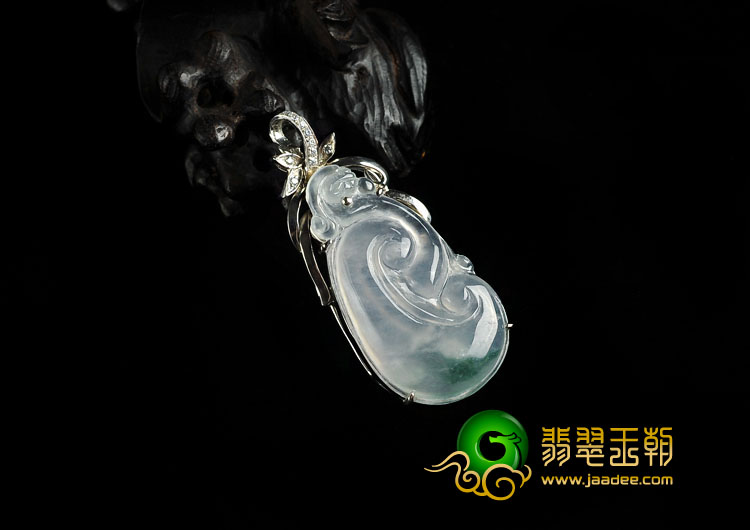 冰种飘花缅甸翡翠A货镶银如意胸坠（水钻）