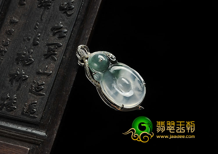 冰种飘花缅甸翡翠A货镶银福在眼前胸坠（水钻）