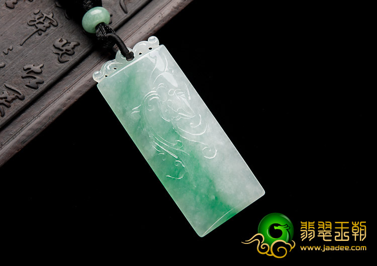 冰种翠色缅甸翡翠A货蝙蝠平安牌挂件