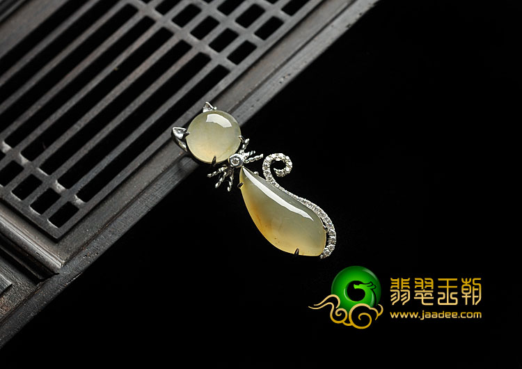冰种黄翡缅甸翡翠A货银镀金胸坠