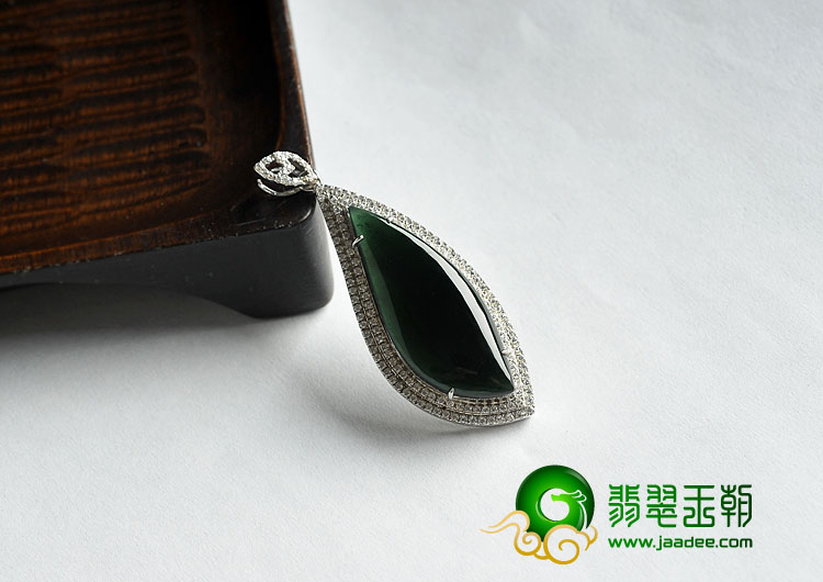 冰种墨翠缅甸翡翠A货银镀金胸坠