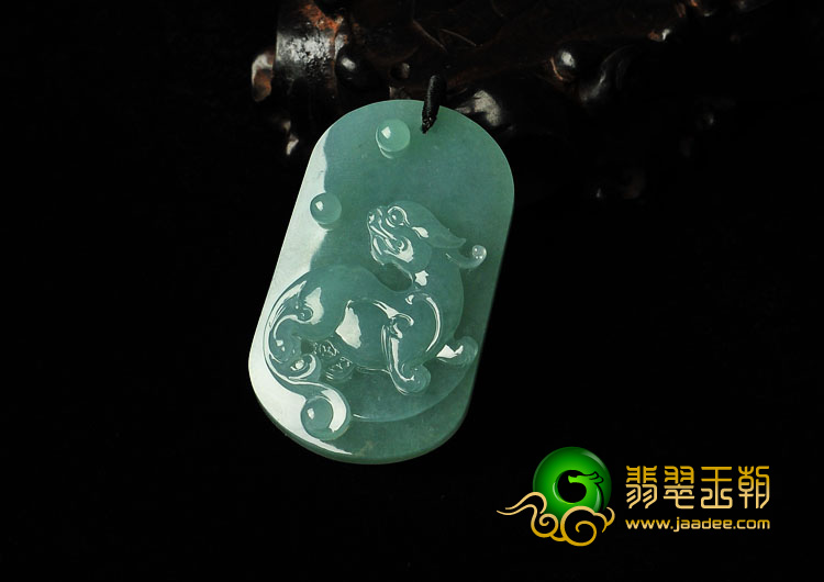 冰种晴水缅甸翡翠A货龙牌挂件