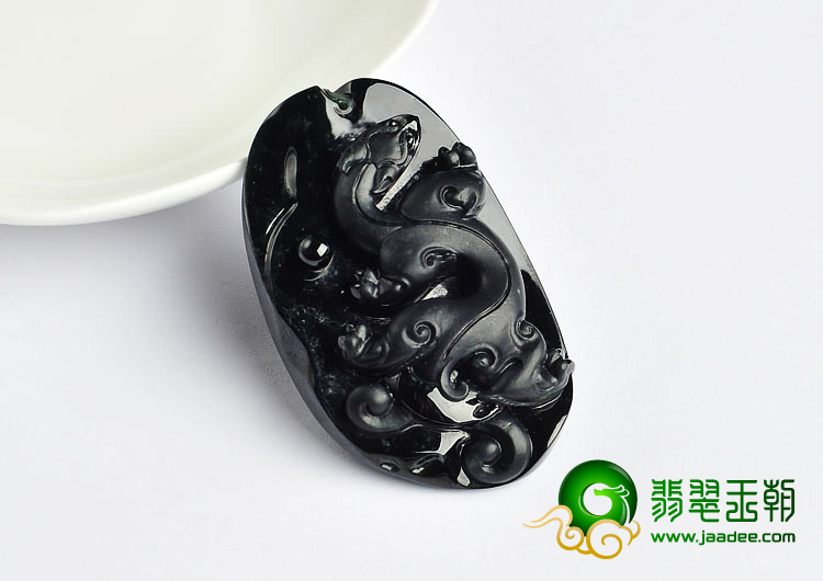 糯冰种墨翠缅甸翡翠A货龙牌挂件