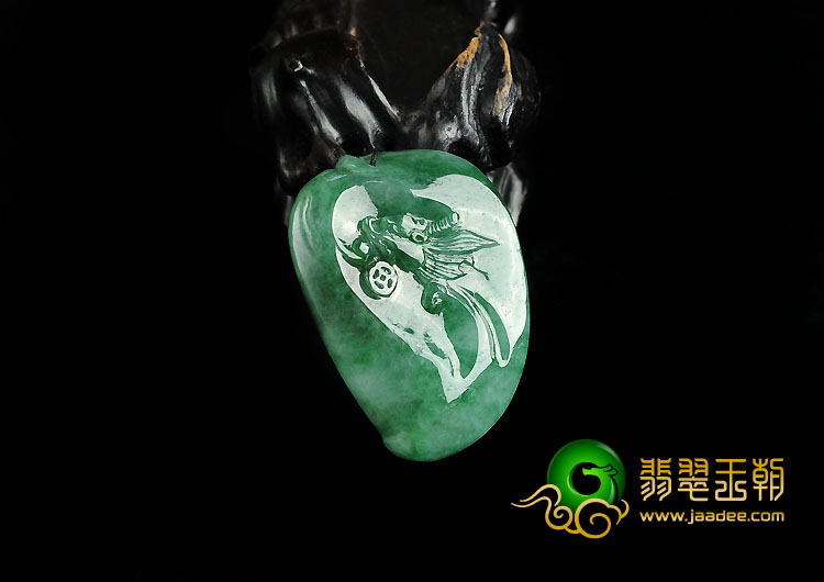 糯冰种翠色缅甸翡翠A货龙凤寿桃挂件