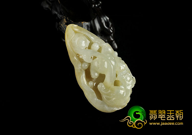 糯冰种淡黄翡缅甸翡翠A货一夜成龙挂件