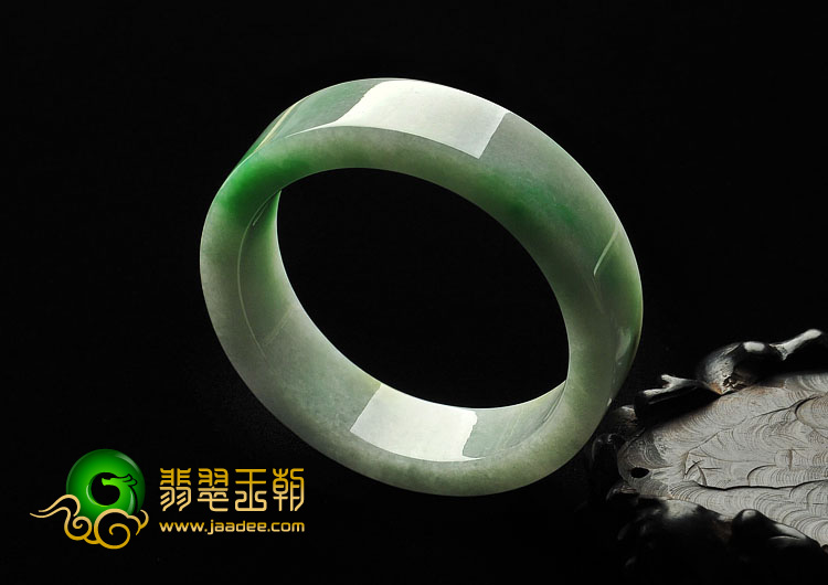 糯冰种飘翠缅甸翡翠A货方条手镯（55.9mm）