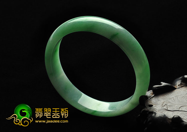 糯冰种翠色缅甸翡翠A货手镯（55.1mm）