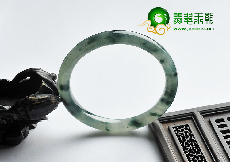 冰种飘花缅甸翡翠A货圆条手镯（52.9mm）
