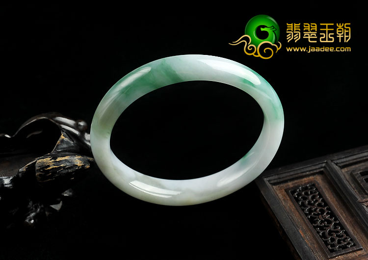 糯冰种飘花缅甸翡翠A货贵妃镯（53.3-45.4mm）