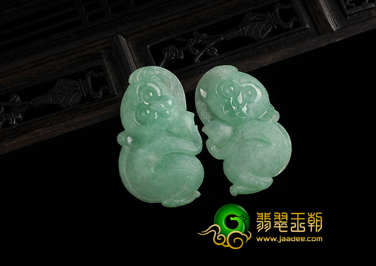 糯冰种淡绿缅甸翡翠A货灵猴献寿挂件（一对）
