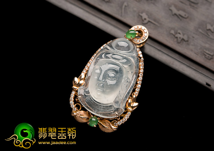 冰玻种缅甸翡翠A货镶白金观音头胸坠（真钻）