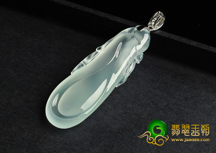 冰玻种飘花缅甸翡翠A货福瓜挂件