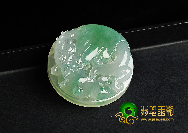 冰种绿晴水缅甸翡翠A货龙牌挂件
