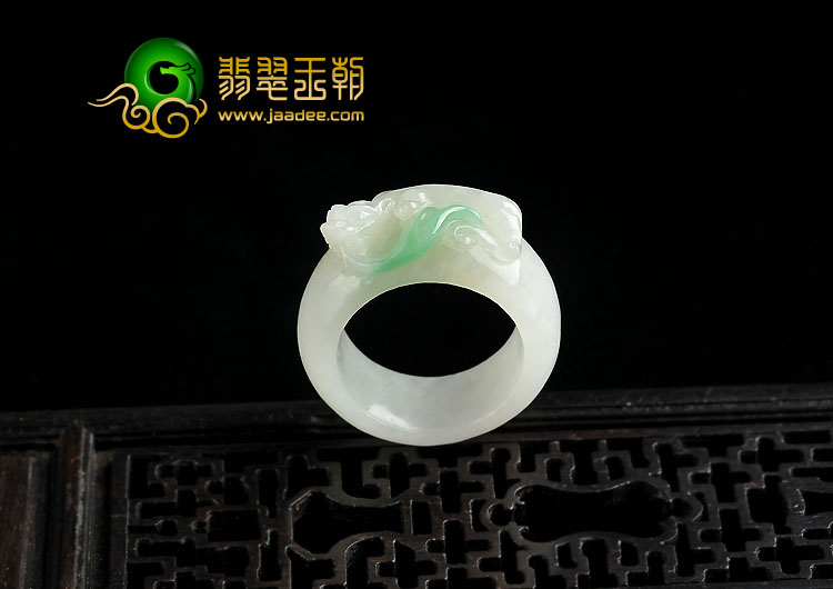 糯冰种飘翠缅甸翡翠A货螭龙指环