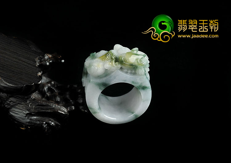 糯冰种飘花缅甸翡翠A货螭龙指环