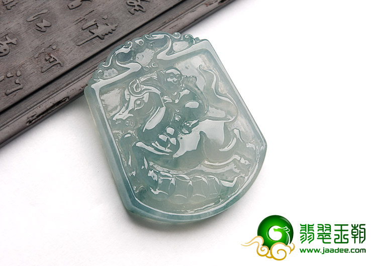 冰种飘花缅甸翡翠A货马上封侯挂件
