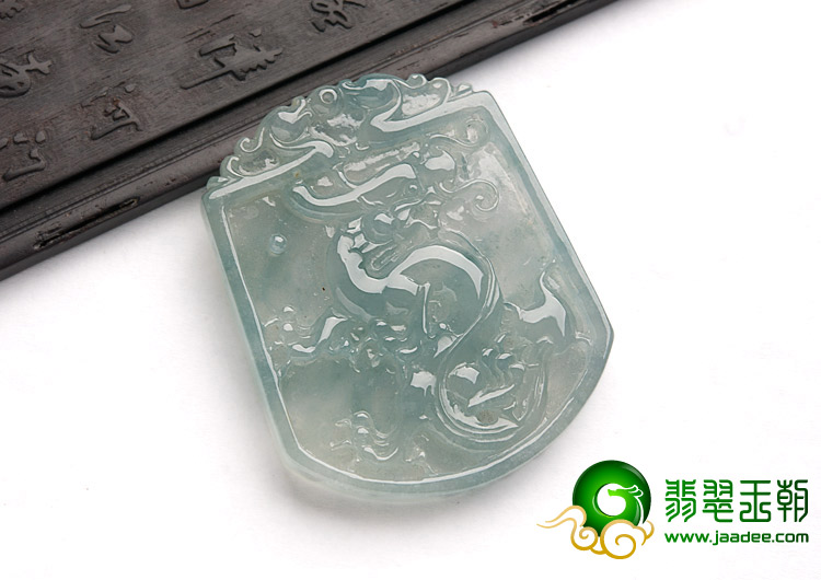 冰种晴水缅甸翡翠A货龙牌挂件