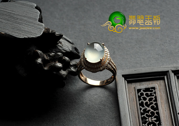 冰玻种淡晴水缅甸翡翠A货镶玫瑰金戒指（真钻）