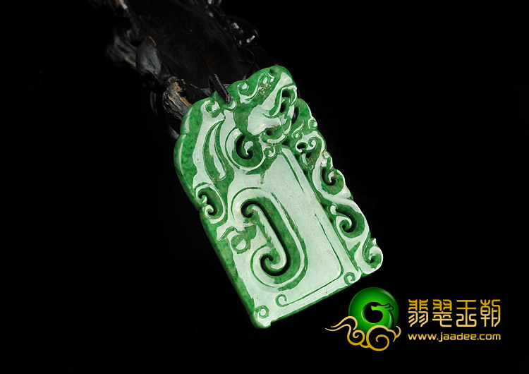 细糯种黄加绿缅甸翡翠A货仿古龙凤牌挂件