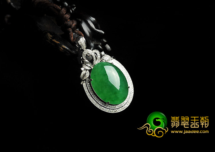 冰种阳绿缅甸翡翠A货镶白金蛋面胸坠（真钻）