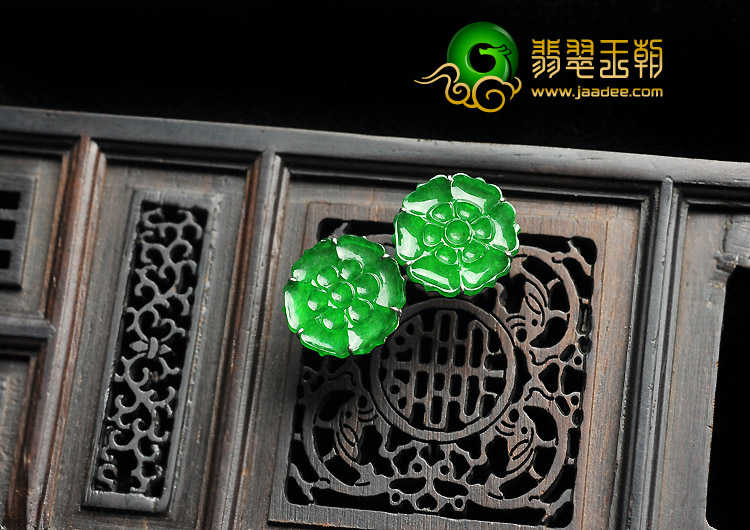 冰种阳绿缅甸翡翠A货镶白金花型耳钉