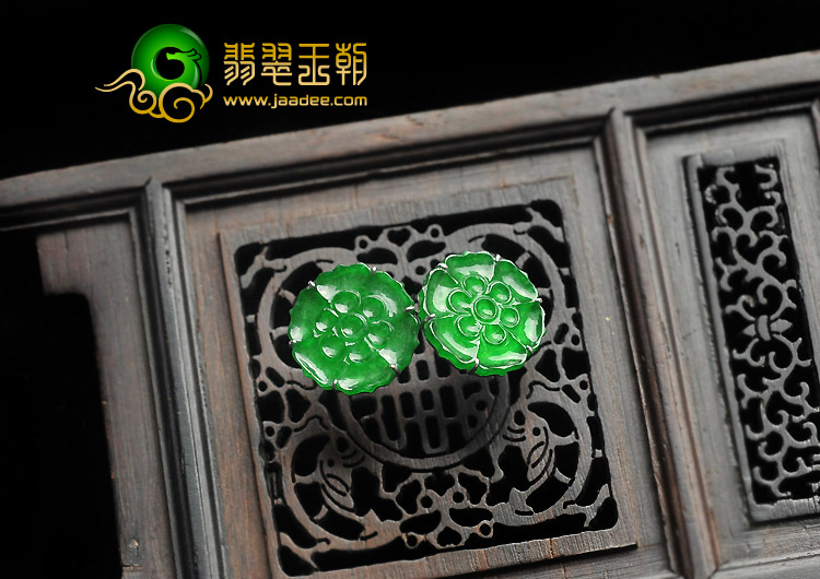冰种阳绿缅甸翡翠A货镶白金花型耳钉