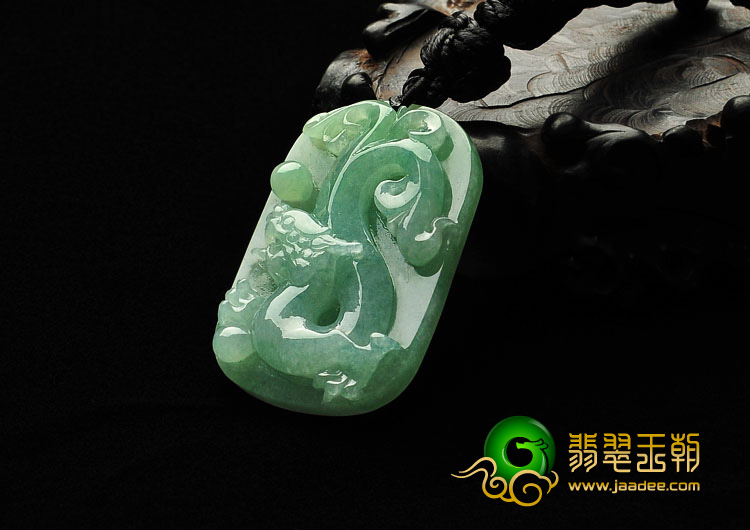 糯冰种翠色缅甸翡翠A货龙凤呈祥挂件