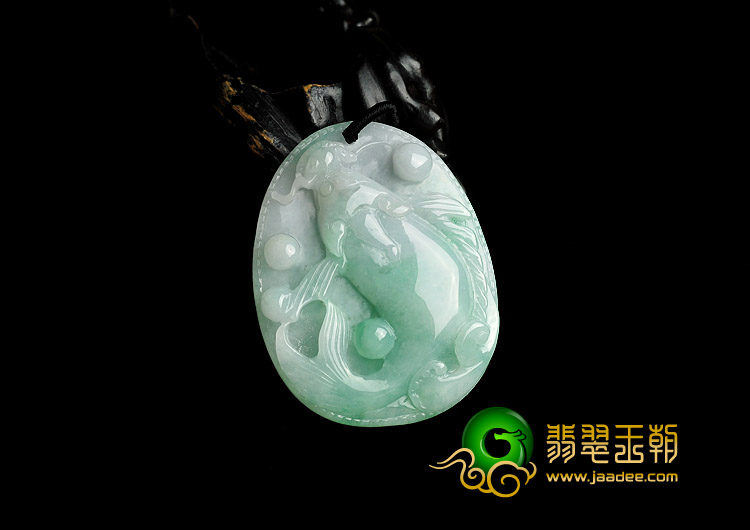 糯冰种豆色缅甸翡翠A货龙头鱼挂件