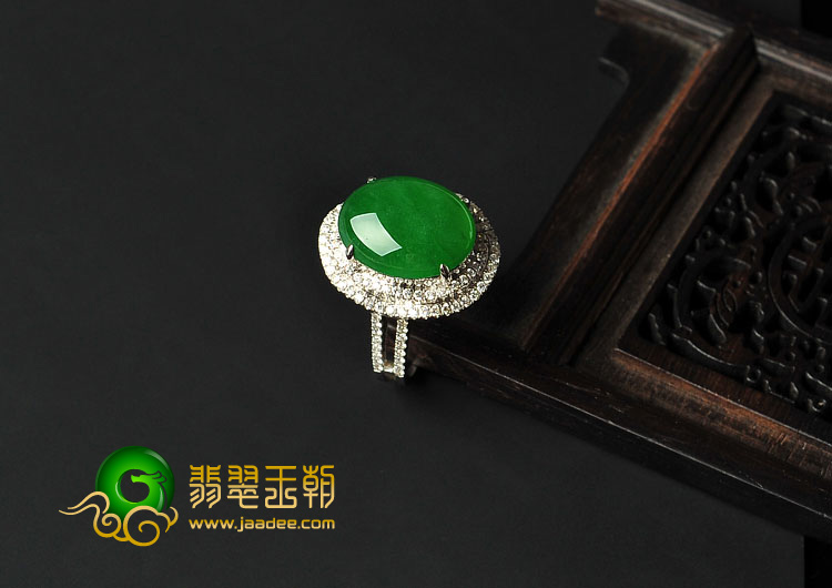 冰种正阳绿缅甸翡翠A货镶白金女戒（真钻）
