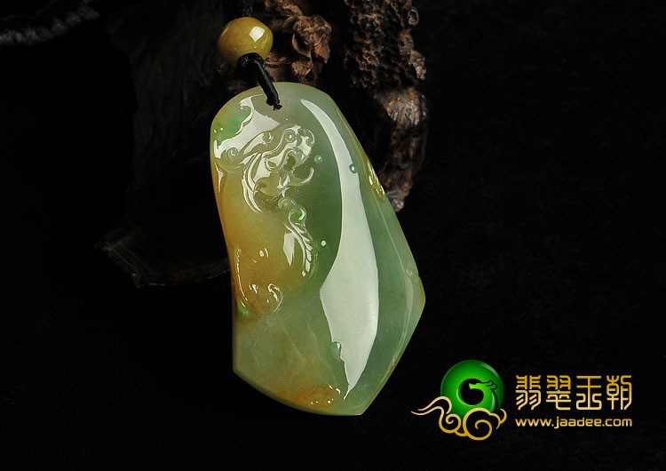 冰种黄加绿缅甸翡翠A货府中有龙挂件