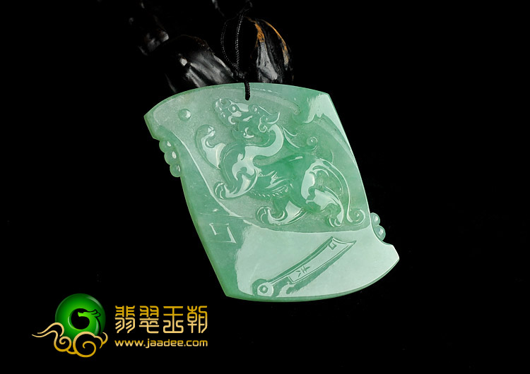冰种翠色缅甸翡翠A货府中有龙挂件