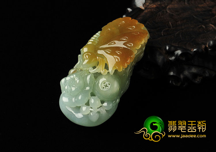 冰种晴水带褐黄翡缅甸翡翠A货蝶恋花挂件